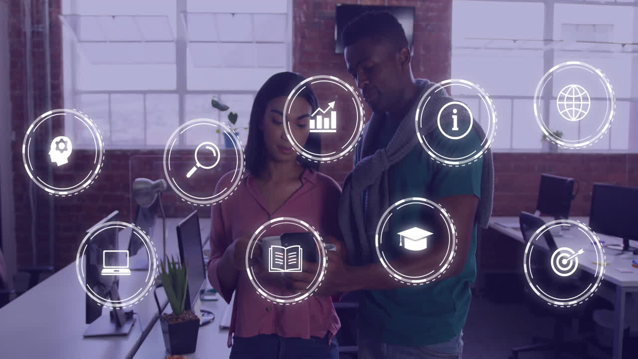 animación de iconos empresariales sobre diversos colegas discutiendo el trabajo en la oficina