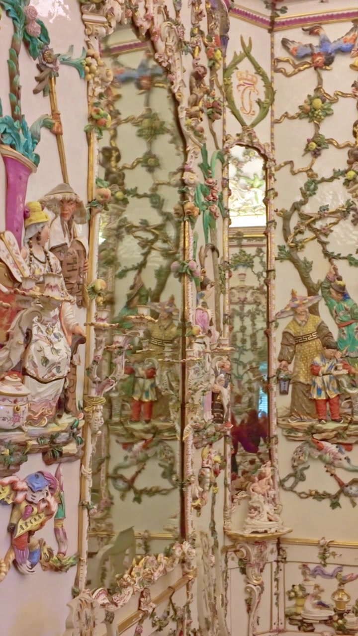 Aranjuez, Spagna, 2 marzo 2026. Interno del lussuoso Gabinetto di Porcellana nel Palazzo Reale di Aranjuez