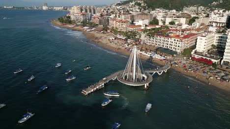 Luftaufnahmen-Der-Alten-Romantischen-Zone-Von-Puerto-Vallarta-Bei-Sonnenuntergang,-Reiseziel-Mexiko-Riviera-Nayarit