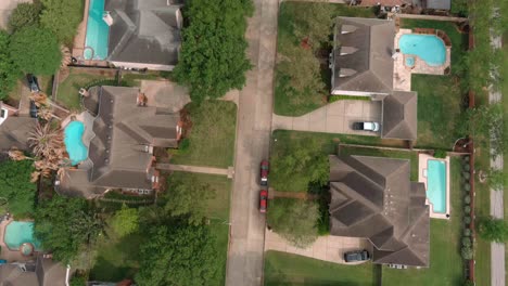 Aerial-view-of-affluent-homes-in-Houston,-Texas