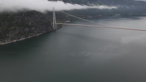 one of the longest suspension bridges in the world