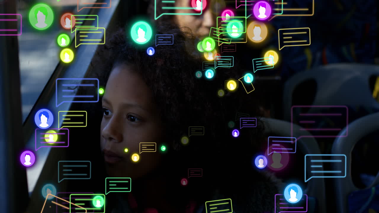 animación de perfiles e iconos de mensajes sobre un niño afroamericano mirando por la ventana en un autobús