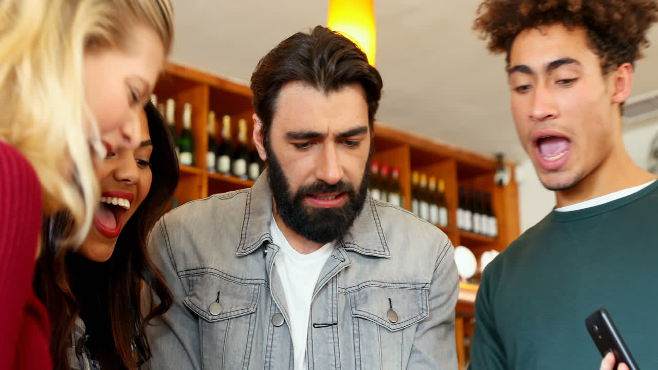 un grupo de demonios jugando a jenga 4k