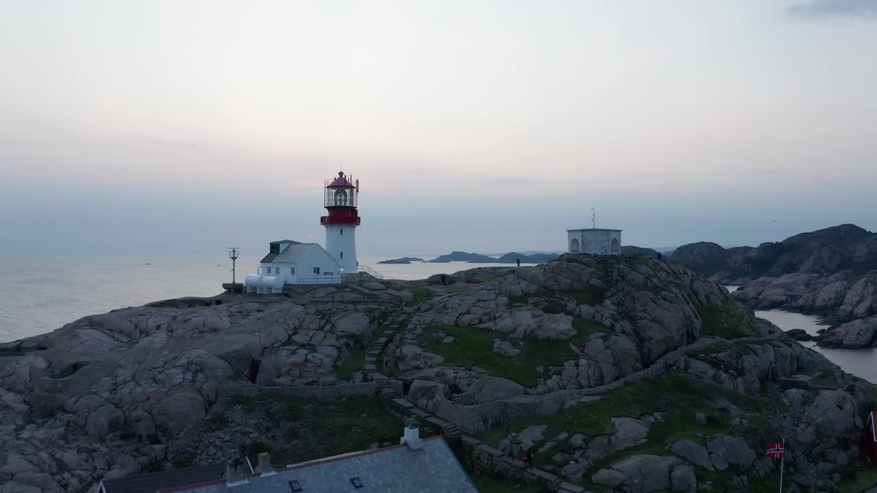 lindesnes 등대의 드론 푸티지. 노르웨이에서 가장 오래된 등대