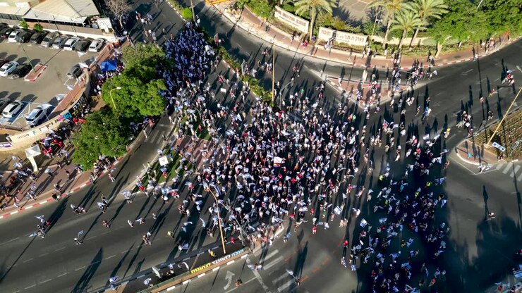 4K Video of Civilian protests in the city of Rehovot Israel against the planned changes of Israeli government to the high court of justice