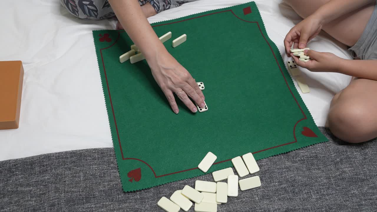 Giocare a domino