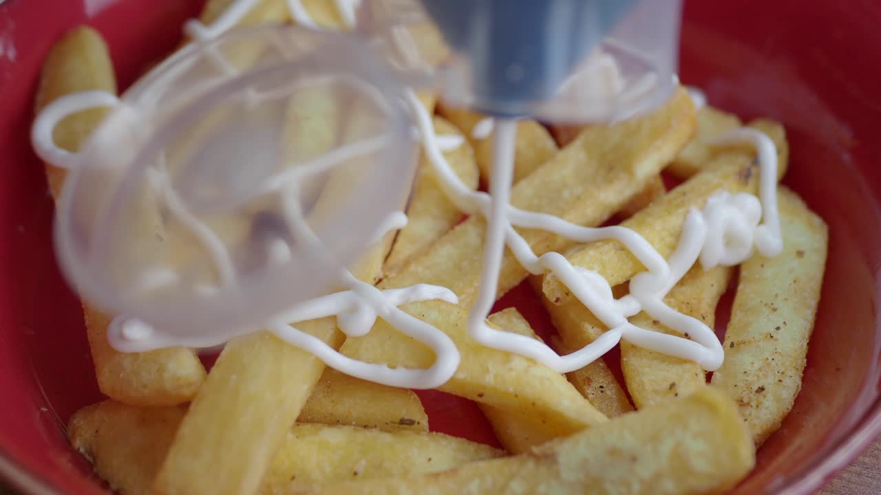 patatas fritas con mayonesa