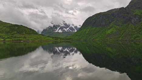 Hinn-Ya-Island-Noruega-V-Vista-Impresionante-Cinematográfica