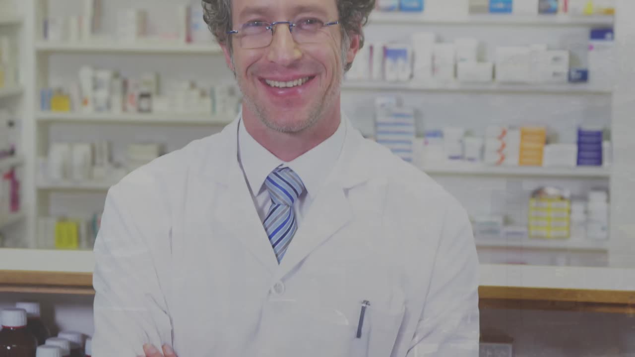 카우카시안 남성 약사에 대한 금융 데이터 처리의 애니메이션