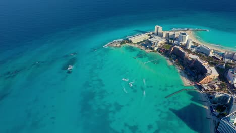 Hermosa-Vista-Aerea-De-La-Costa-Punta-Norte-Cancun,-Mexico