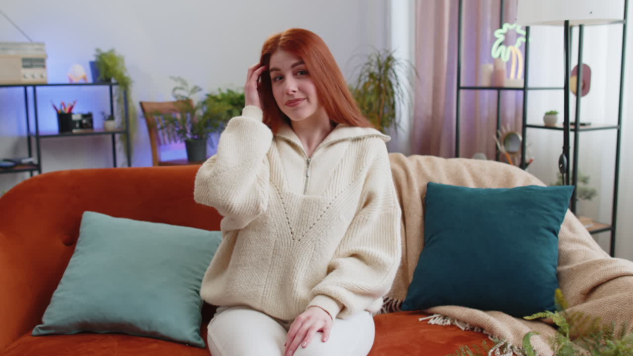 Redhead woman girl asking why what reason of failure demonstrating disbelief irritation by troubles