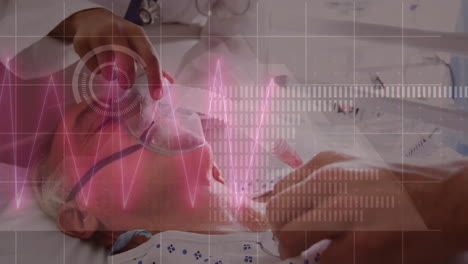 médicos diversos sobre paciente masculino en la cama con máscara de oxígeno sobre cardiógrafo y escaneo de alcance
