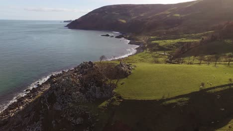 Bahía-De-Murlough-En-La-Ruta-Costera-De-La-Calzada,-Irlanda-Del-Norte-Fue-Un-Escenario-Para-El-Juego-De-Tronos