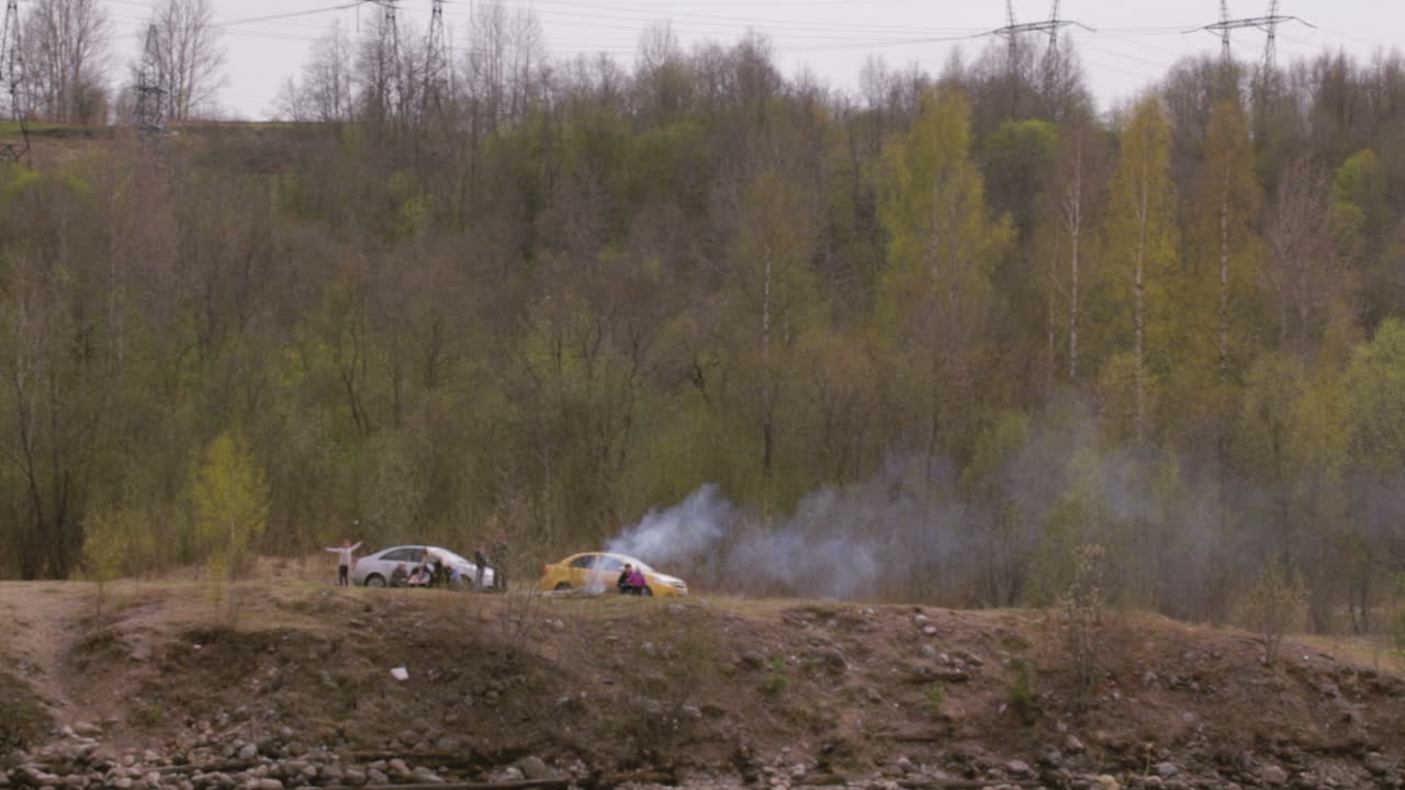 picnic en la orilla del río