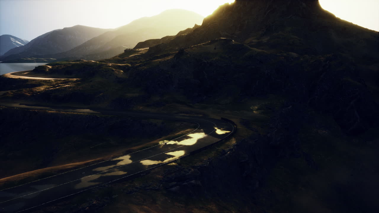 carretera en la montaña en las islas lofoten