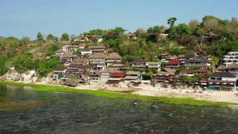 The-town-of-Bingin-at-the-cliffs-of-Uluwatu-during-low-tide