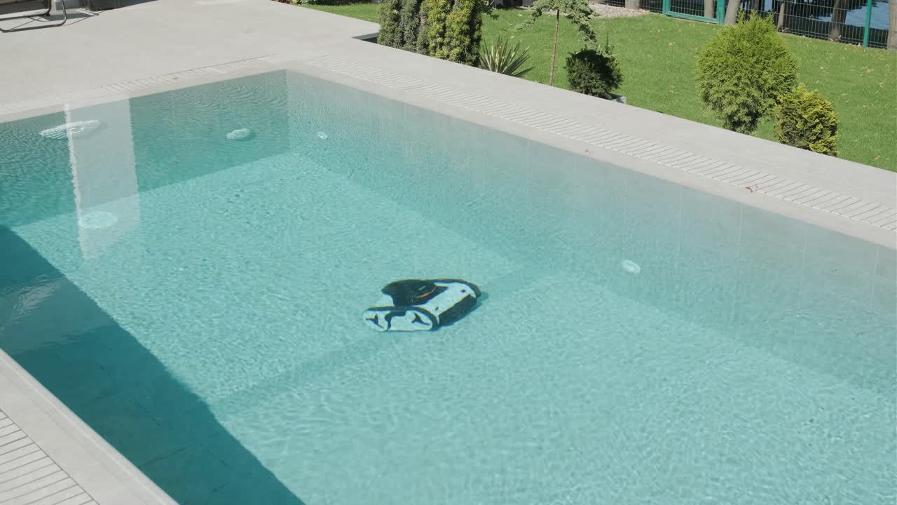 Swimming pool with a pool cleaning robot