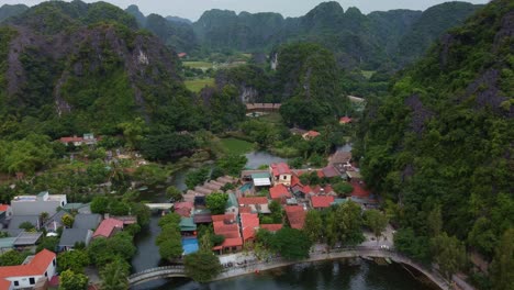 popular pintoresco tam coc, puntos de referencia turísticos vietnamitas, aéreo