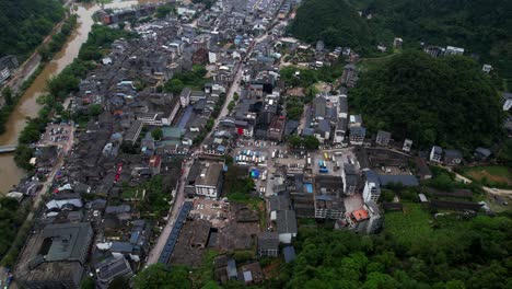 edificios de la ciudad antigua de xingping y el río li jiang, condado de yangshuo
