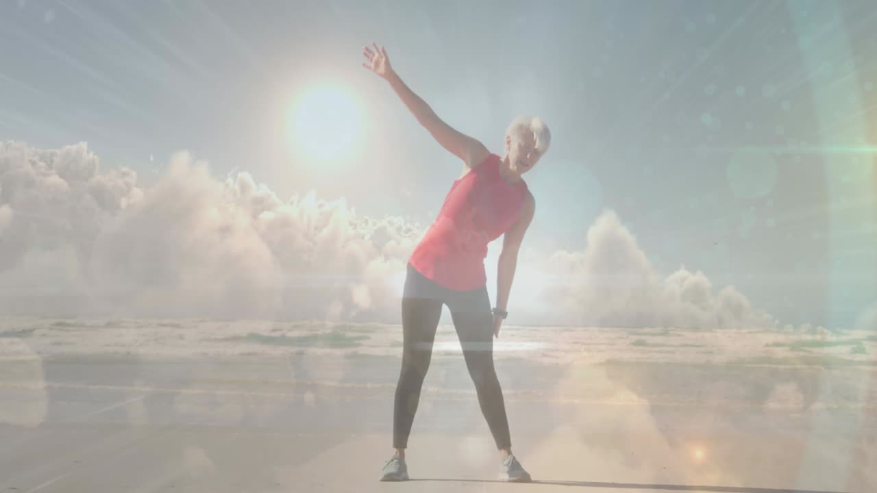 운동하는 고령 여성의 초상화 위에 반이는 빛의 애니메이션