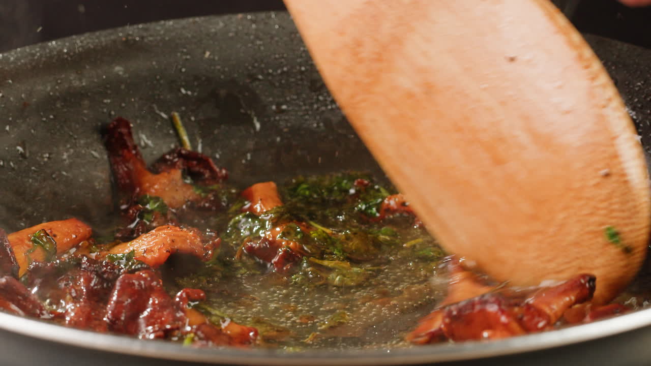 판에 버섯을 기