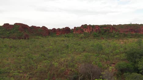 montañas rojas en tocantins en brasil