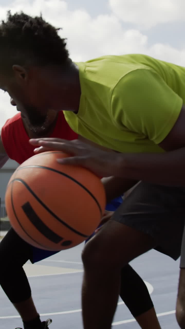 Basketball players playing basketball 4k