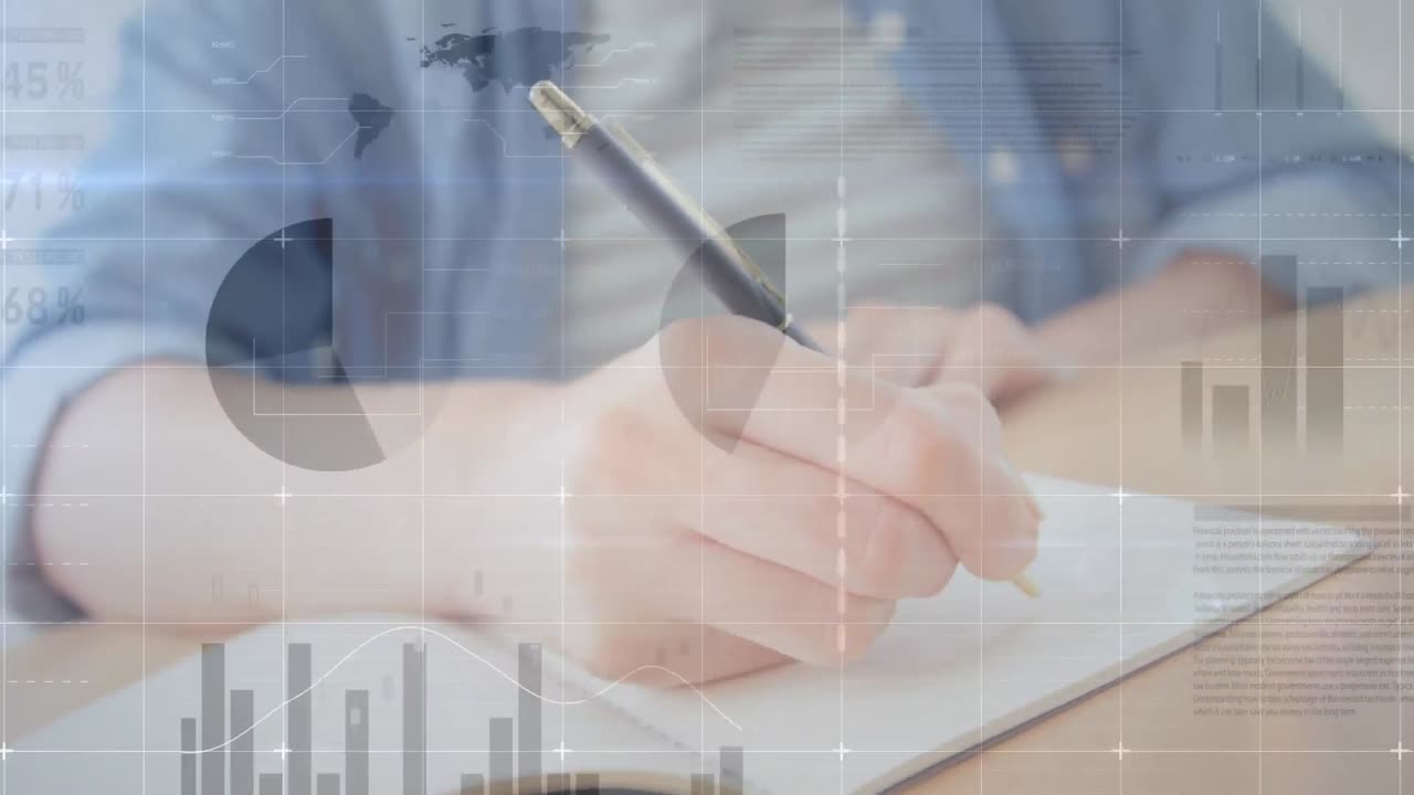 이 비디오는 사무실 책상에서 일기를 쓰는 사업가의 클로즈업입니다.