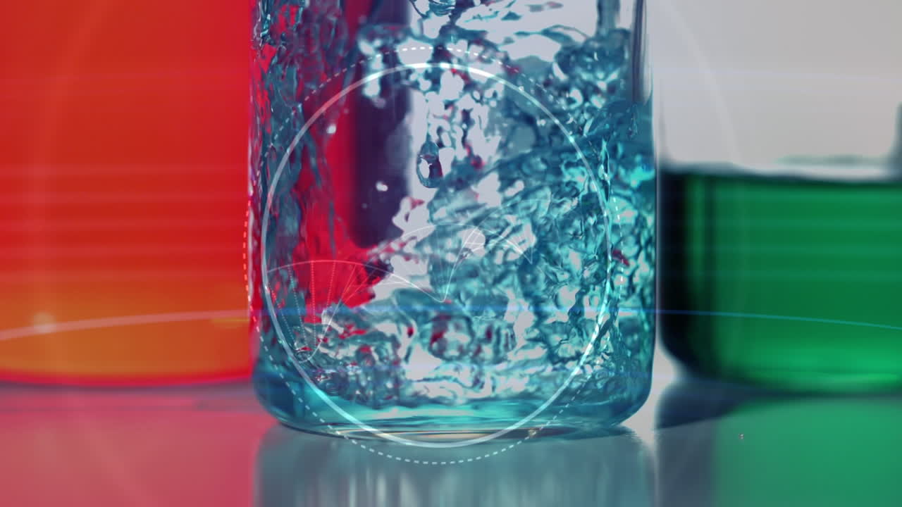 액체로 된 컵 위에 dna 가닥의 애니메이션