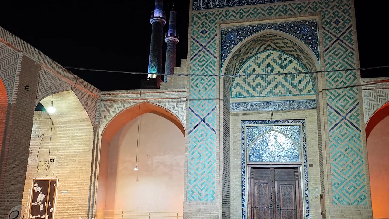 İran'daki Yezd Tarihi Cuma Camii'nin Gece Görünümü