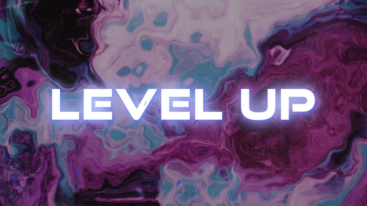 animación del nivel de texto hacia arriba, en blanco, sobre un fondo púrpura y rosa arremolinado