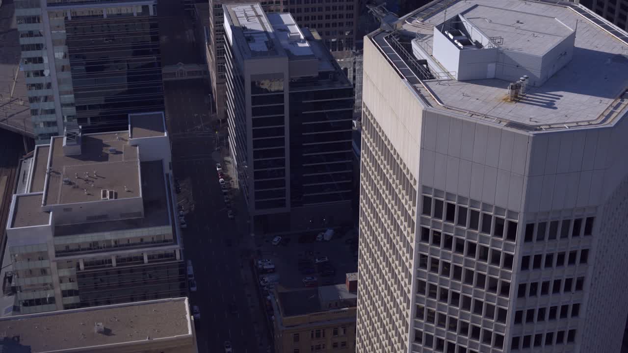 calvary street en el centro del tráfico callejero