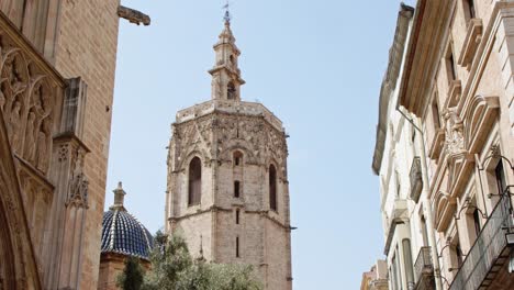 torre de la catedral vieja en valencia, españa 24fps, 4k