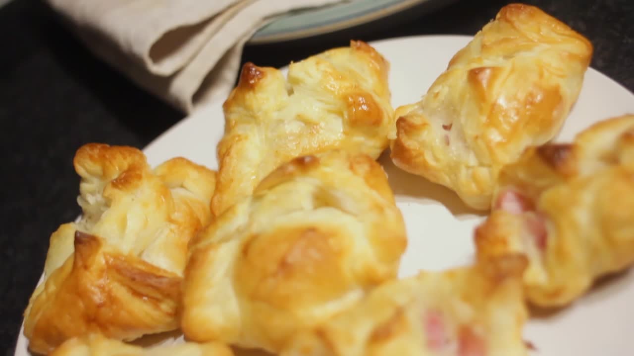 집에서 만든 베이커리, 접시에서 손으로 는