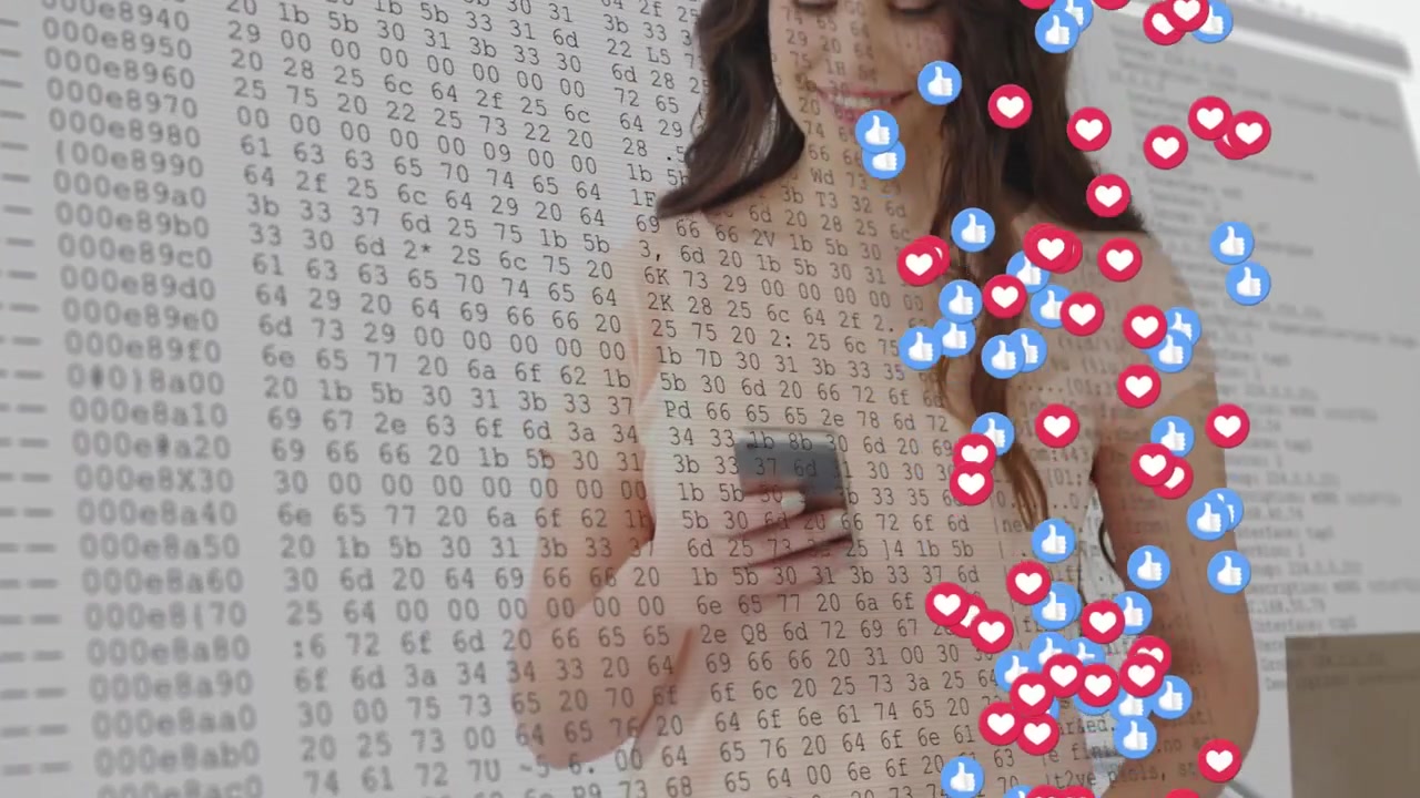 Mulher rolando o telefone, gerando reações flutuantes para marketing enquanto uma sobreposição de código hexadecimal se espalha
