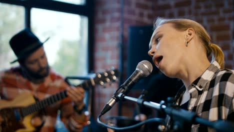cantantes y músicos de coworking
