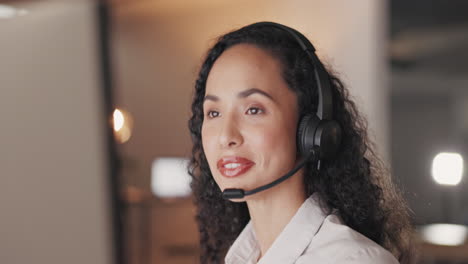 Woman,-call-center-and-consulting-at-night