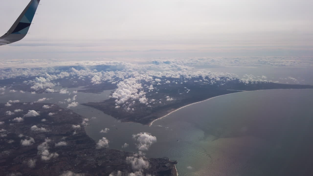 tiro de la costa de lisboa desde un avión de las azores