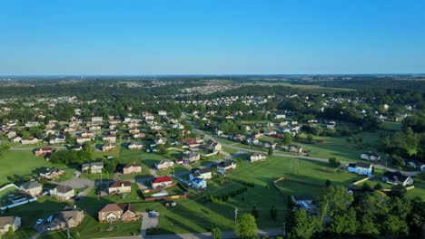 Drohne-Fliegt-über-Vororte-Von-Clarksville,-Tennessee