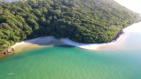 Beautiful-Echo-Beach-Inside-The-Burleigh-Heads-National-Park-Near-Tallebudgera-Creek-In-Australia