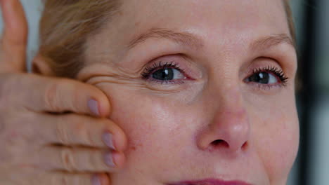 Close-up-view-of-woman-face