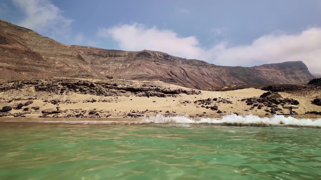 Vista panoramica sull'oceano di Playa del Risco a Lanzarote