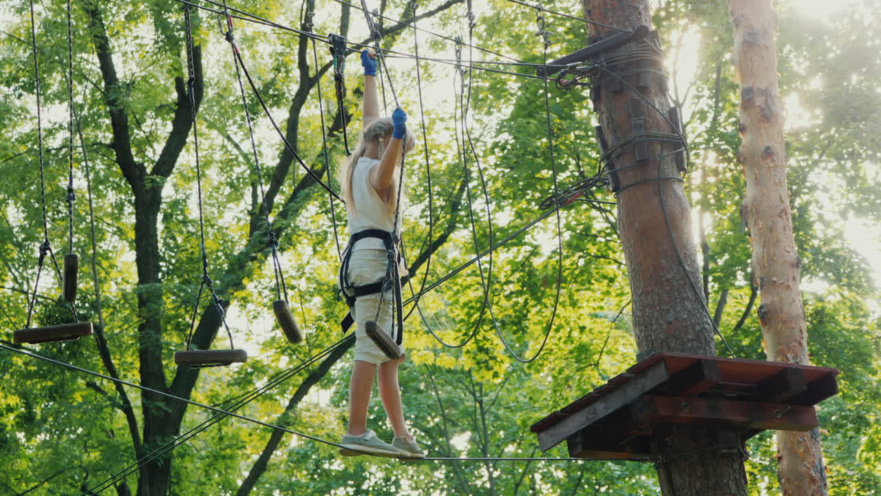 las piernas de un equilibrista supera el miedo a las alturas