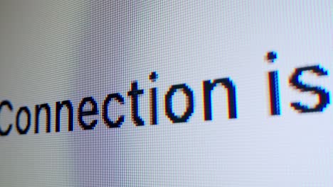 primer plano de una pantalla de computadora que muestra la conexión y el texto seguro
