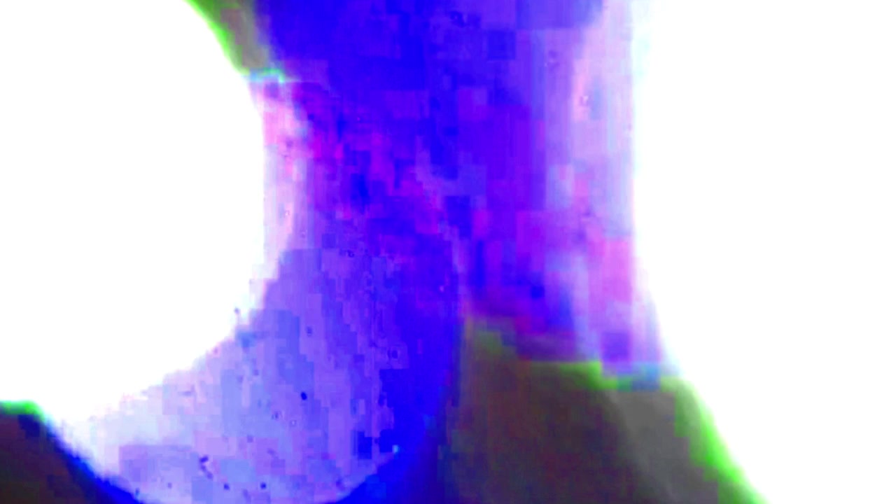 Effet de glitch abstrait avec des motifs lumineux clignotants