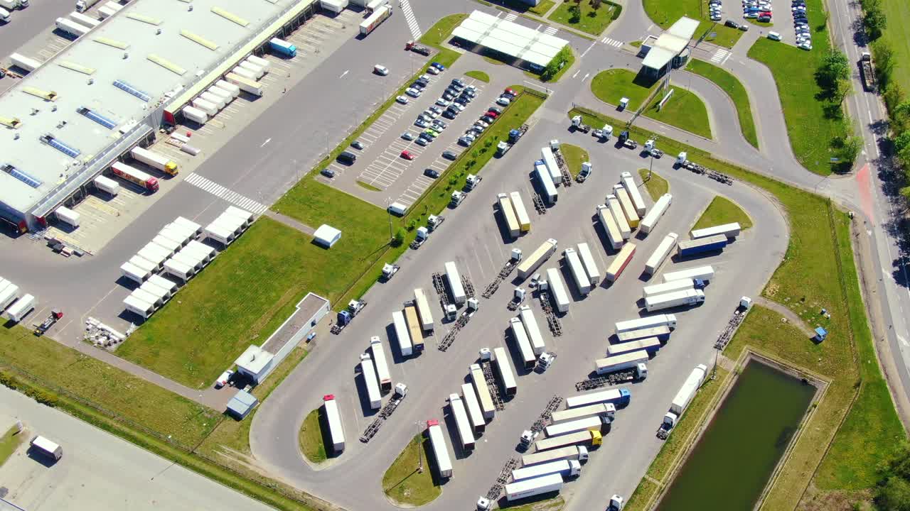 Luftfoto af varelager