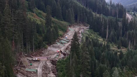 Mejora-Del-Corredor:-Construcción-Junto-A-Coquihalla-Y-El-Oleoducto-Trans-Mountain.