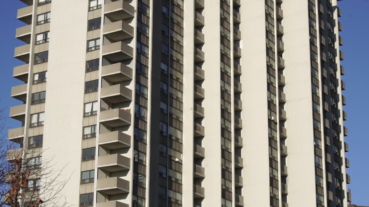 apartamento, dia exterior do edifício do condomínio