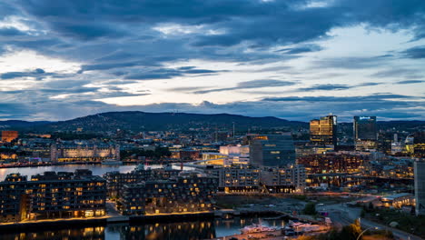 oslo, noruega horizonte tiempo-lapso puesta de sol