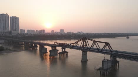 --The-train-runs-on-the-bridge-over-the-river